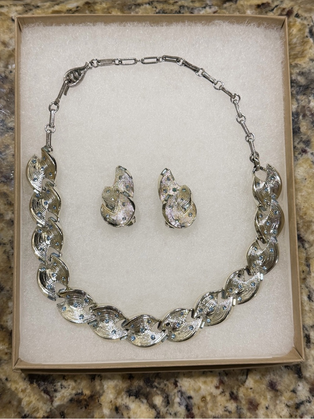 Vintage Coro Silver Tone Overlapping Necklace & Clip-On Earrings Set
